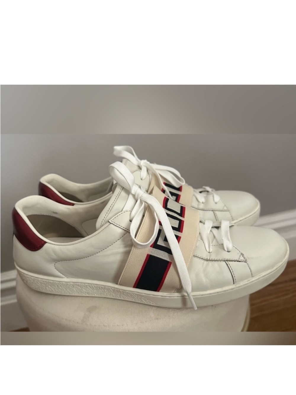 Gucci Off-White Leather Sneakers - Picture 6 of 6